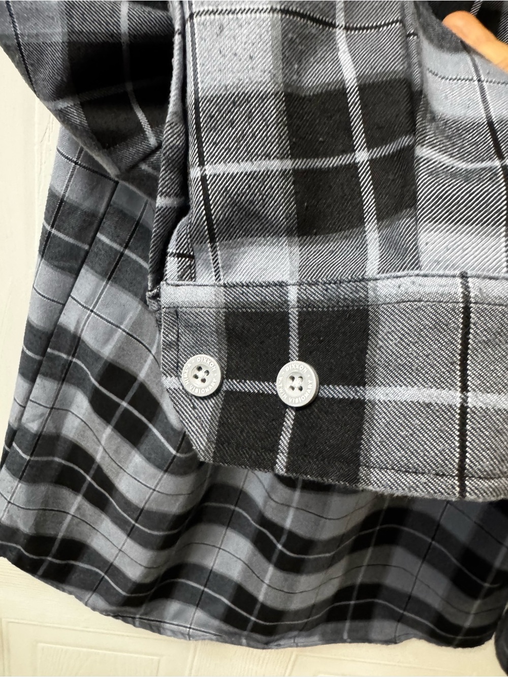 DIXXON Black & Gray Plaid Long-Sleeve Button-Down Shirt - Picture 4 of 7